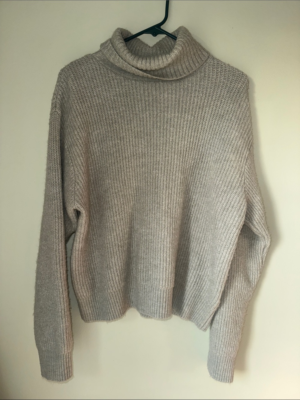 H&M Ribbed Turtleneck Sweater - Light Green - Size S